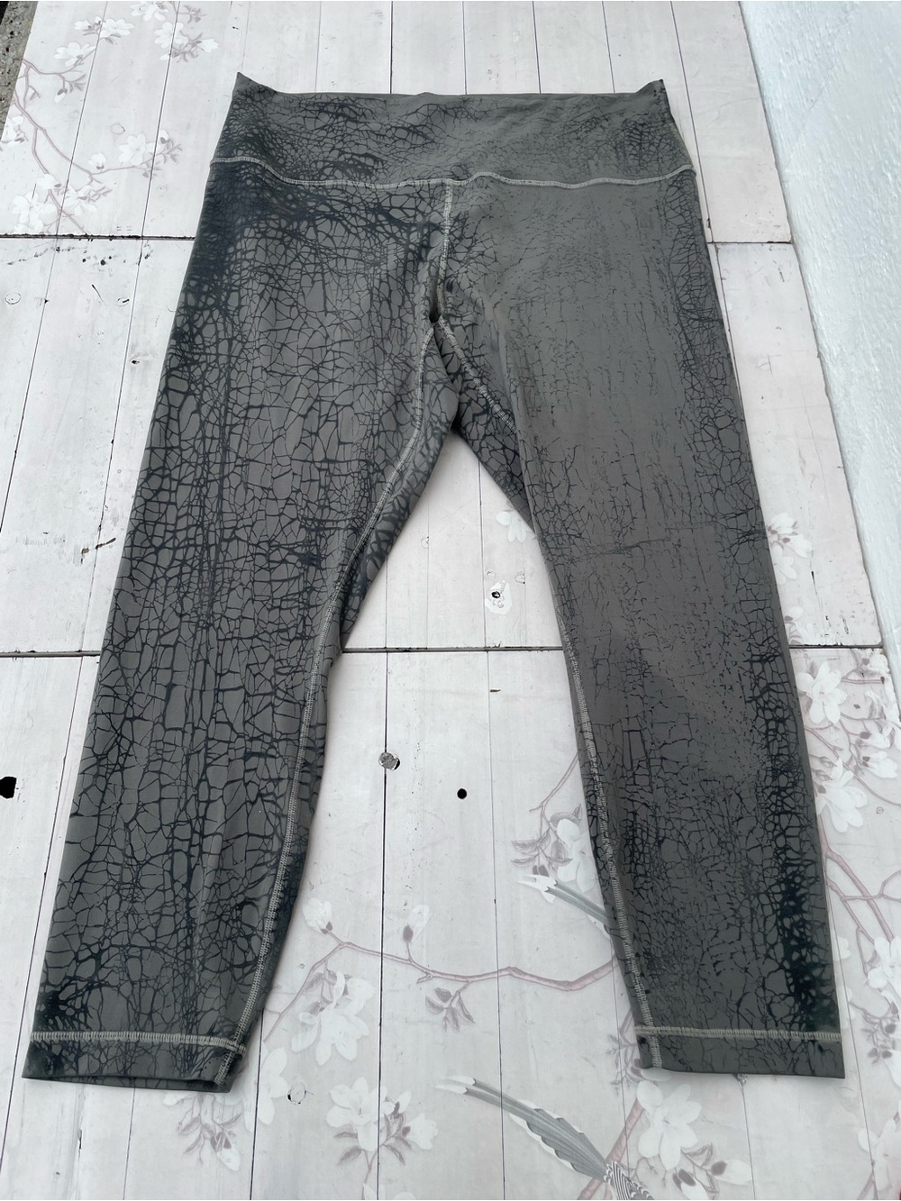 lululemon athletica Gray Crackle-Print Leggings